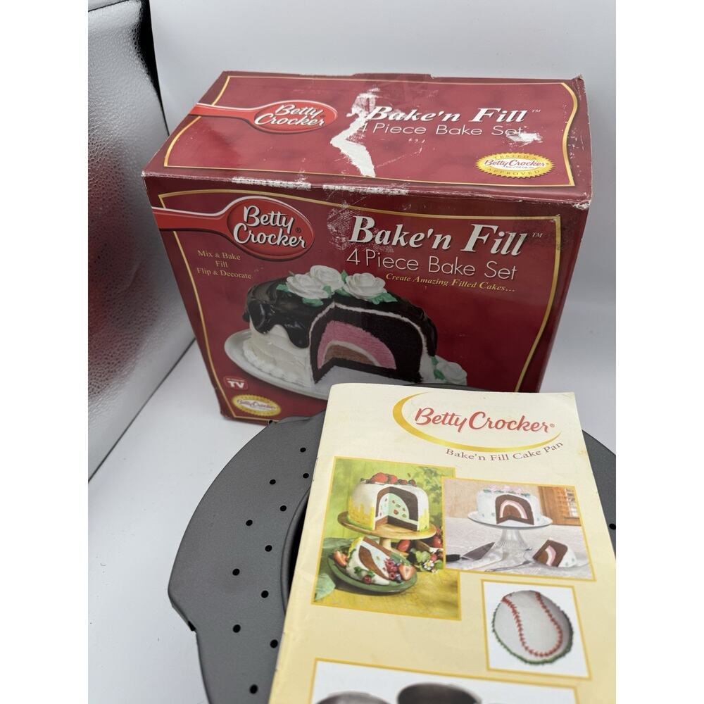 Betty Crocker Bake n Fill Classic 4 Piece Cake Pan Set - New Open Box - Picture 6 of 8